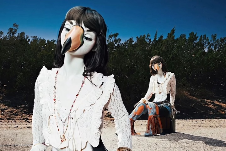 Esse perfil contrasta com o da Tocanna, artista brasileira também gerada por IA.