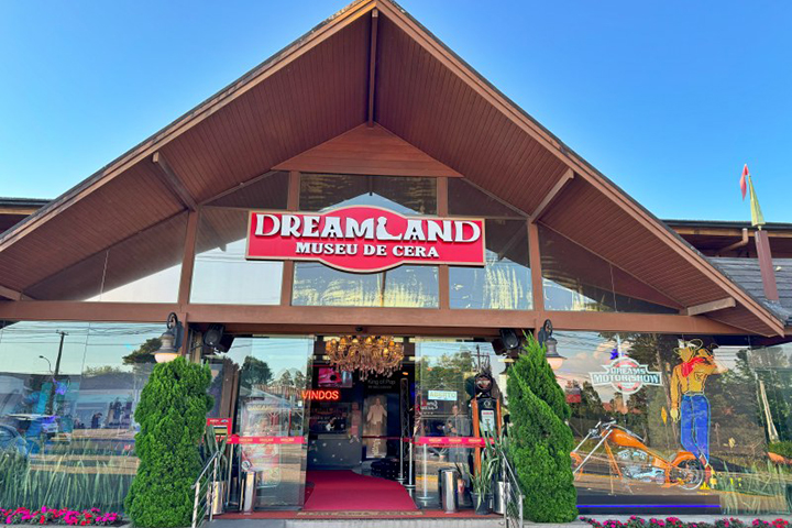 Inaugurado em 2009, o Dreamland – Museu de Cera foi o segundo empreendimento do Grupo Dreams em Gramado e marcou um novo capítulo no turismo da cidade.
