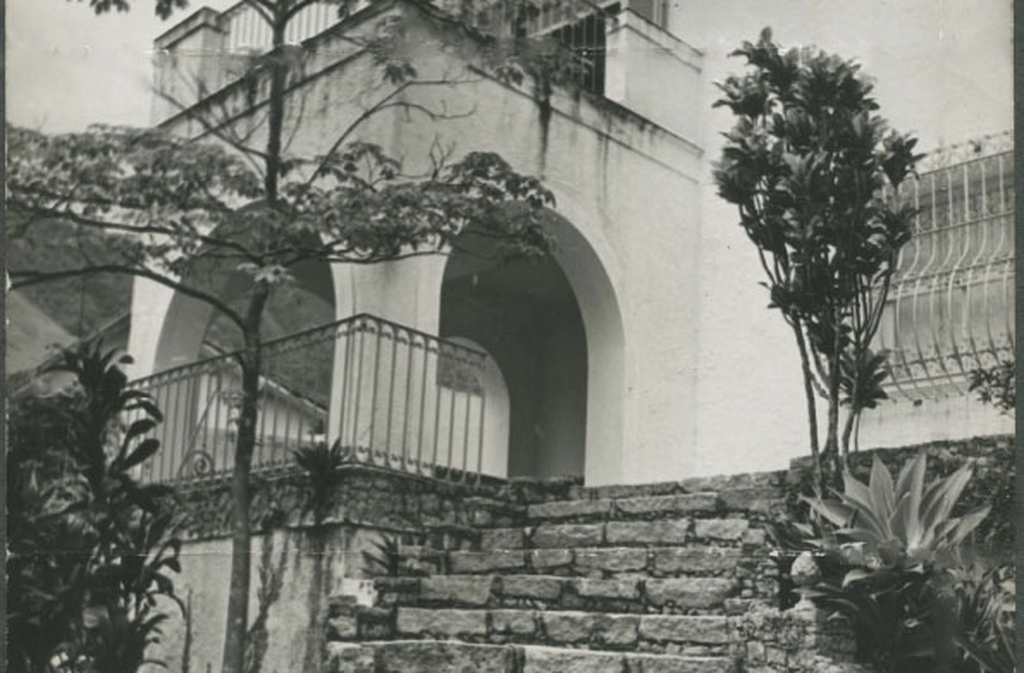 Casa de Cecília Meireles (Rio de Janeiro, RJ): A casa onde viveu Cecília é hoje sede de eventos literários e exposições. O espaço exibe manuscritos, objetos pessoais e fotos que revelam sua poesia lírica e sua atuação como educadora.