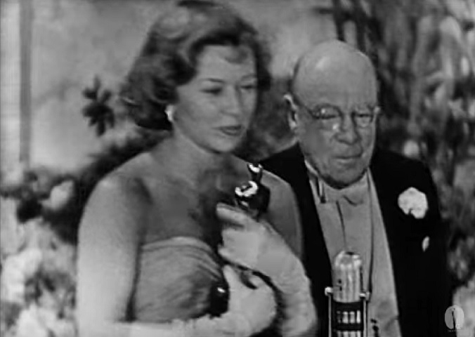 Em 1953, Grahame venceu o Oscar de Melhor Atriz Coadjuvante por seu papel em Assim Estava Escrito, dirigido por Vincente Minnelli. 