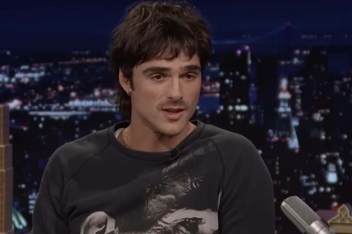 Já Jacob Elordi contou que usou a dança japonesa butoh como referência para sua interpretação e espera que o público perceba a humanidade do monstro.  