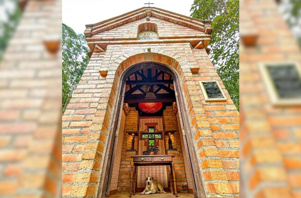 A menor igreja da América Latina é, portanto, um testemunho de como a fé pode se manifestar em espaços simples, mas profundamente significativos.