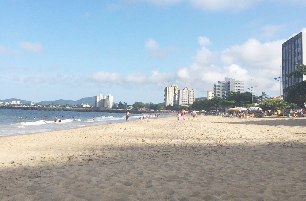 Balneário Piçarras é parada obrigatória para quem busca praias limpas, seguras e sustentáveis — um verdadeiro paraíso ecológico no Sul do Brasil.