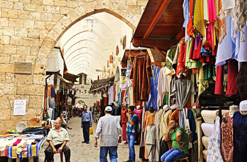 Souk Al-Trouk – Trípoli, Líbia: Fundado por otomanos, é conhecido por seus produtos de couro e arquitetura islâmica preservada.