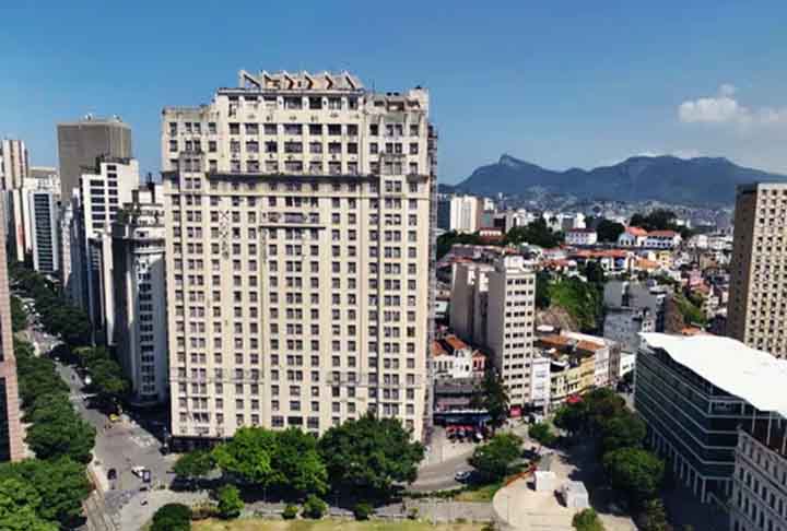 O empreendimento contará com memorial da Rádio Nacional e uma espécie de calçada da fama, denominada Chão de Estrelas, para exaltar os artistas que fizeram história na emissora. 
