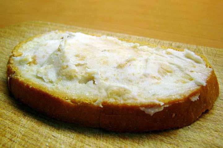 A banha de porco é uma gordura animal tradicional, muito utilizada na culinária por sua estabilidade em altas temperaturas e por realçar o sabor dos alimentos. 