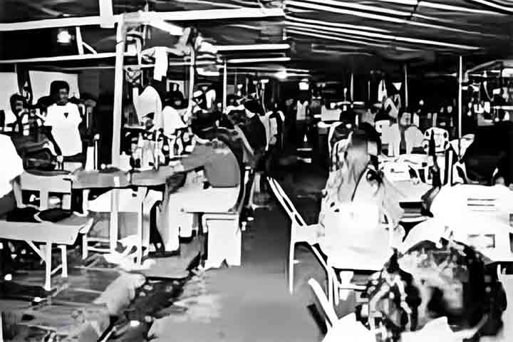 A origem do espaço remonta a 1945, quando retirantes nordestinos chegavam em caminhões ao Campo de São Cristóvão, muitos deles para trabalhar na construção civil. 
