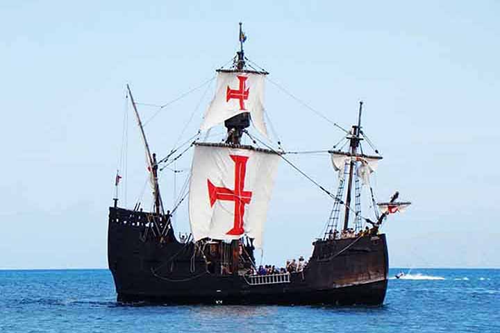 O estudo, iniciado em 2003, foi realizado pelo professor de Medicina Legal da Universidade de Granada, José Antonio Lorente, e pelo historiador Marcial Castro. Eles desenterram o que se pensava ser os restos mortais de Colombo, localizados na Catedral de Sevilha.