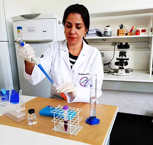 A ciência ainda investiga os efeitos cumulativos da exposição ao longo da vida, mas a orientação atual é clara: na dúvida, a precaução é a melhor forma de proteger a saúde infantil.
