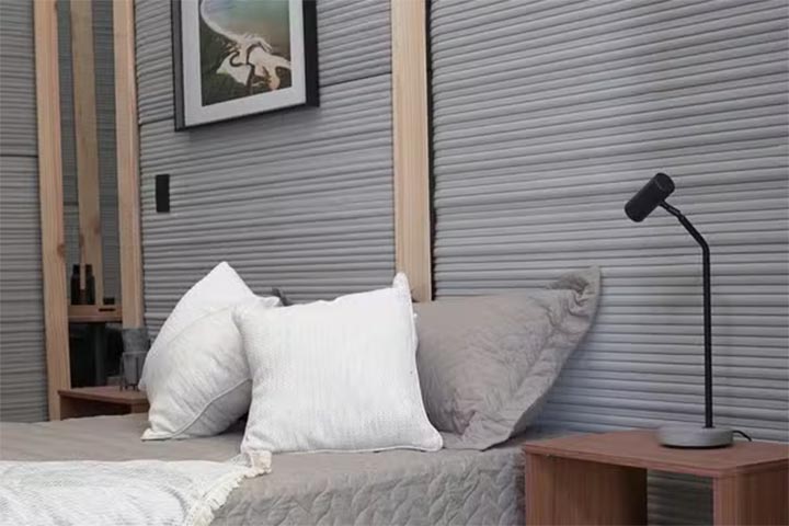 De acordo com o grupo empresarial responsável pelo projeto, a matéria-prima garante maior resistência e durabilidade, além de ser mais econômica. 
