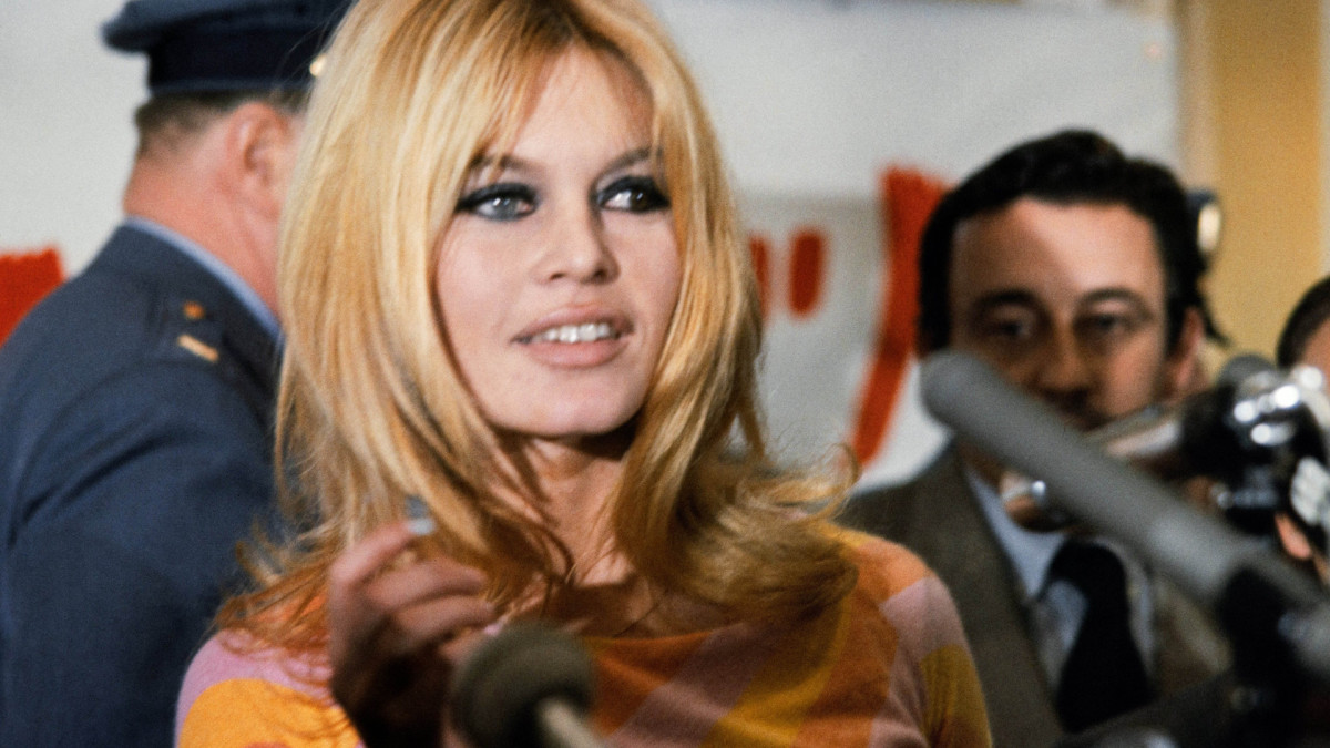 Brigitte Bardot, em 1965, durante uma coletiva de imprensa do filme 