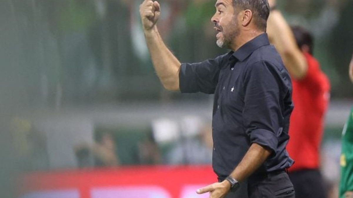 Ex-técnico do Botafogo, hoje no Al-Rayyan (QAT), também analisa começo de trabalho de Carlo Ancelotti pelo Brasil