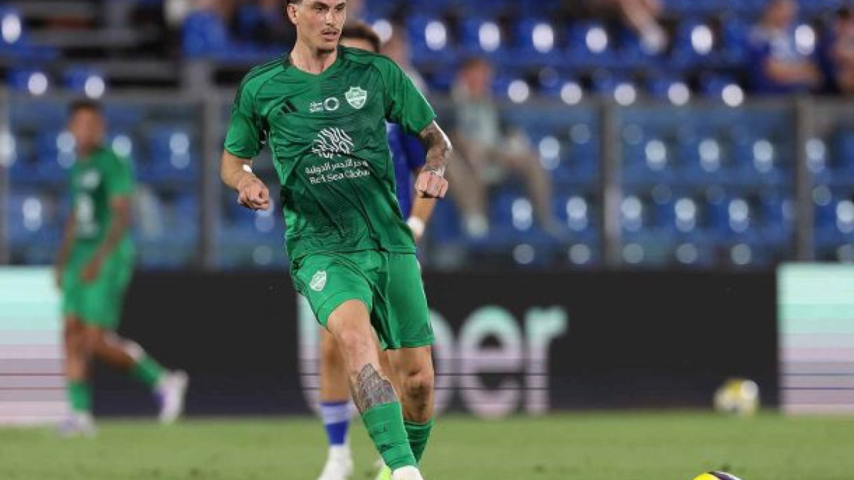 Al Ahli, da Arábia Saudita, só aceita negociar zagueiro com Alviverde por 25 milhões de euros, o que impede avanço de negócio