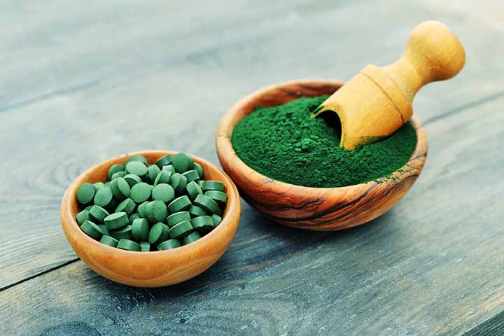 A Spirulina promove a saciedade e pode ajudar na quebra de gorduras, auxiliando o processo de perda de peso quando aliada a uma dieta equilibrada. 
