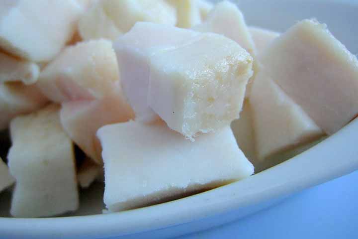 Afinal, óleos vegetais como canola e soja são ricos em gorduras insaturadas, enquanto a banha de porco, o óleo de coco e a manteiga são predominantemente compostos por gorduras saturadas.