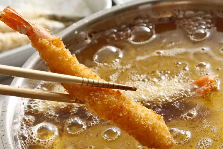 A banha de porco tem sido vista como uma alternativa mais saudável que óleos vegetais populares como o de soja ou milho para frituras e cozimento. Existem argumentos válidos para ambos os lados e a escolha depende do contexto de uso.