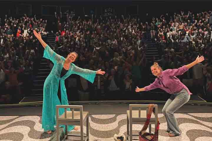 Formada em Artes Cênicas pela Escola de Arte Dramática da Universidade de São Paulo, em 1978, Lilia iniciou a carreira no teatro com a peça “Marat-Sade”, e logo se destacou em montagens como “Divinas Palavras” e “Estado de Sítio”. 
