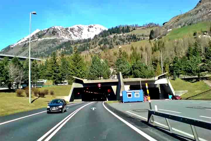 Ao contrário do Rogfast, que é um túnel rodoviário, o Gotthard Base Tunnel, na Suíça, detém o recorde mundial quando se consideram túneis ferroviários.