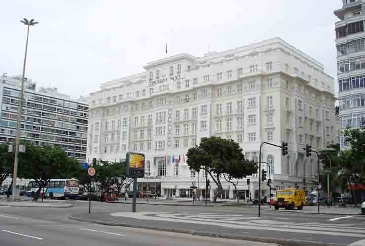Gire assinou outros edifícios célebres do Rio de Janeiro, como o Hotel Glória, o Copacabana Palace Hotel (foto) e o Palácio das Laranjeiras. 
