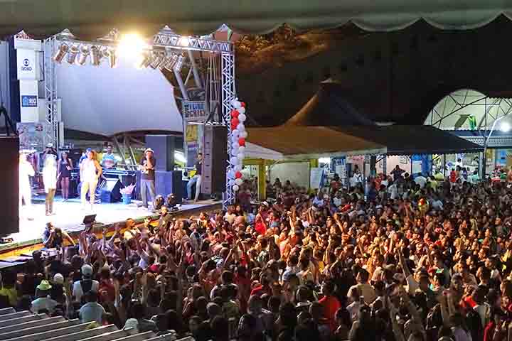 A feira é um verdadeiro polo cultural, com mais de 100 shows de música nordestina por mês. 
