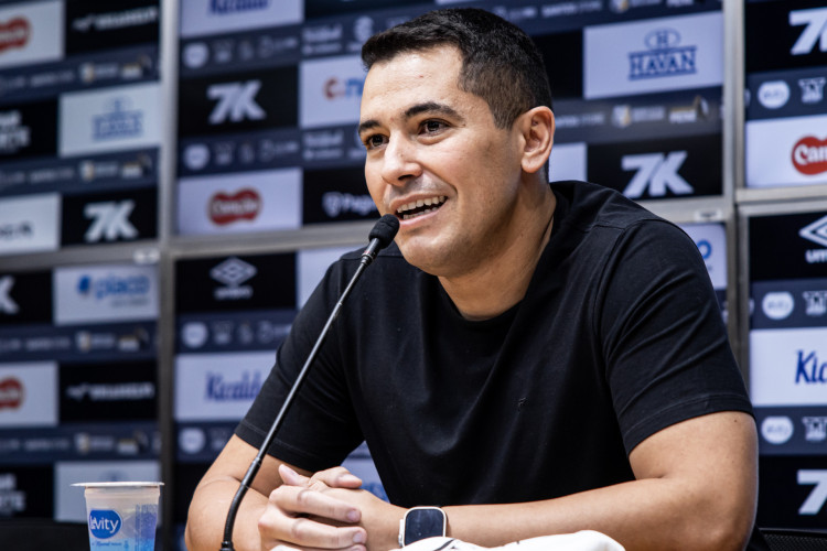 Coletiva Pedro Martins na Vila Belmiro(Foto: Raul Baretta/ Santos FC)