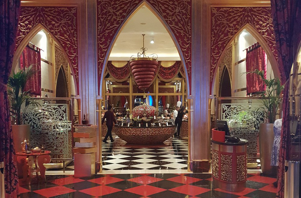 Cada elemento do projeto combina durabilidade, estética e inovação, refletindo a identidade emergente de Dubai no século 21.
