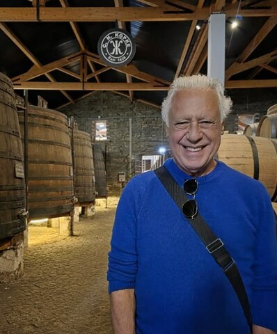 O elenco ainda contará com Isabel Teixeira como grande vilã. Fagundes tem aparecido em reprises como Rainha da Sucata e A Viagem, exibidas no Vale a Pena Ver de Novo.