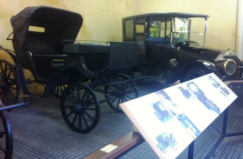 Casa de Rui Barbosa (Rio de Janeiro, RJ): É o primeiro museu-casa público do Brasil, inaugurado em 1930. Localizada em Botafogo, preserva a memória do jurista e escritor intelectual. Abriga uma biblioteca com obras raras. São 1.550 peças museológicas, incluindo mobiliário, objetos pessoais e documentos históricos. É também centro de pesquisa e reflexão sobre cultura e cidadania.