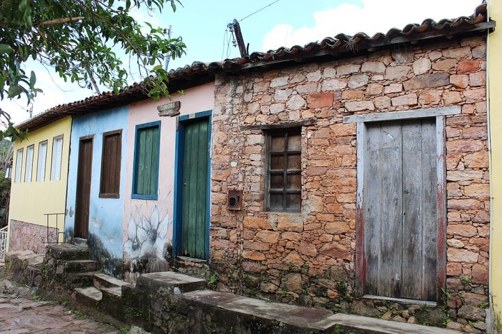 Com o declínio da atividade, no entanto, Igatu foi progressivamente esvaziada e muitas casas foram abandonadas. 