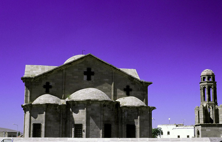 Depois de um longo período, os cristãos tomaram o local e deram sequência às estruturações nas cavernas. No caso, promovendo as expansões principalmente com a adição de capelas e inscrições 