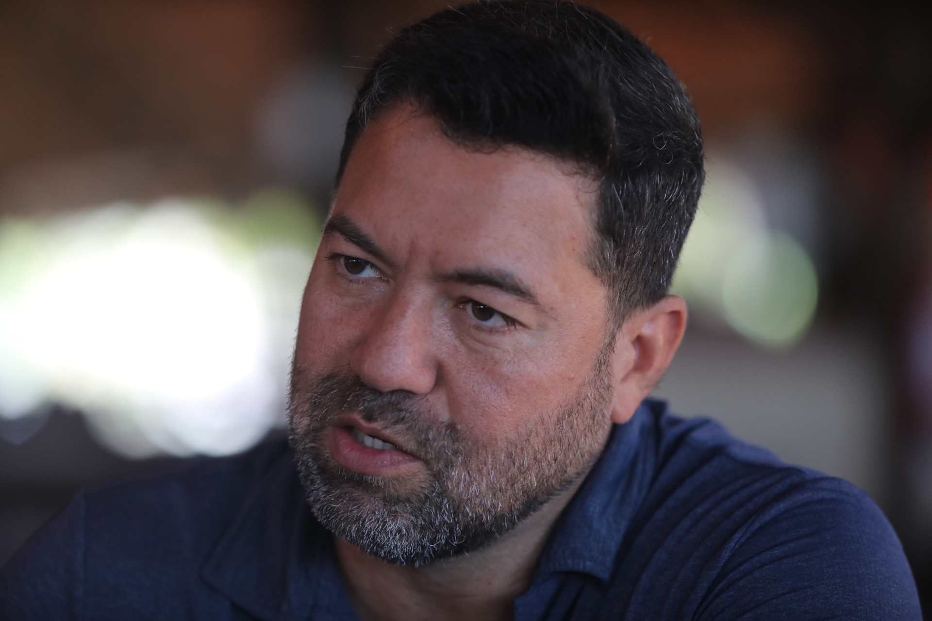 (Foto: FÁBIO LIMA)FORTALEZA, CEARÁ, BRASIL,28.12.2025: Ivan Assunção, presidente da associação de barracas da praia do futuro. Movimentação nas barracas da Praia do Futuro.  (foto: Fabio Lima/OPOVO).