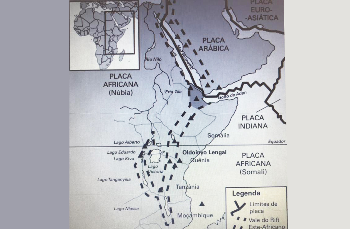 Olduvai faz parte do Vale do Rift, uma falha geológica que se estende por milhares de quilômetros e é rica em fósseis de hominídeos.