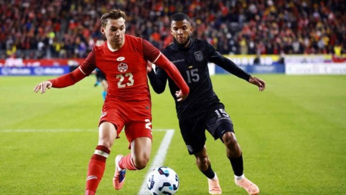 Niko Sigur está no alvo de equipe onde jogam os brasileiros André e João Gomes