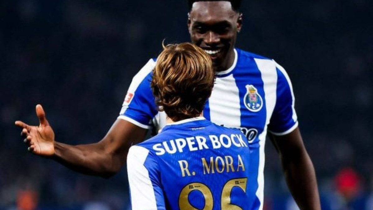 Pepê faz passe para Samu abrir o placar em vitória dos Dragões por 2 a 0 sobre o lanterna. Clube ainda aguarda Thiago Silva