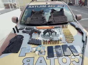 Três armas de fogo foram apreendidas com dupla suspeita de integrar um grupo armado e que morreu em intervenção policial 