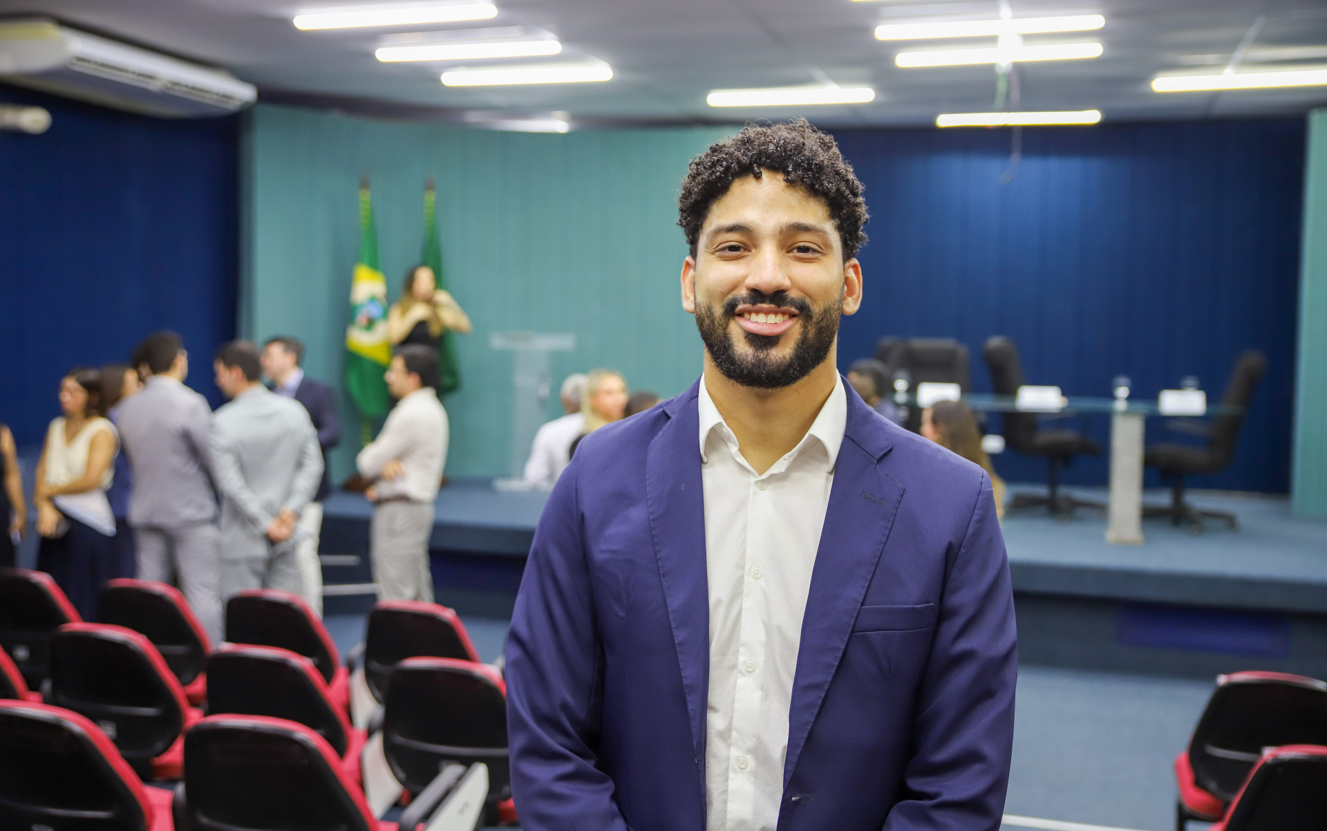 Agora, a expectativa de Carlos Eduardo &eacute; colocar em pr&aacute;tica os conhecimentos adquiridos ao longo da prepara&ccedil;&atilde;o e contribuir com o Estado, "ajudando na constru&ccedil;&atilde;o de pol&iacute;ticas p&uacute;blicas."