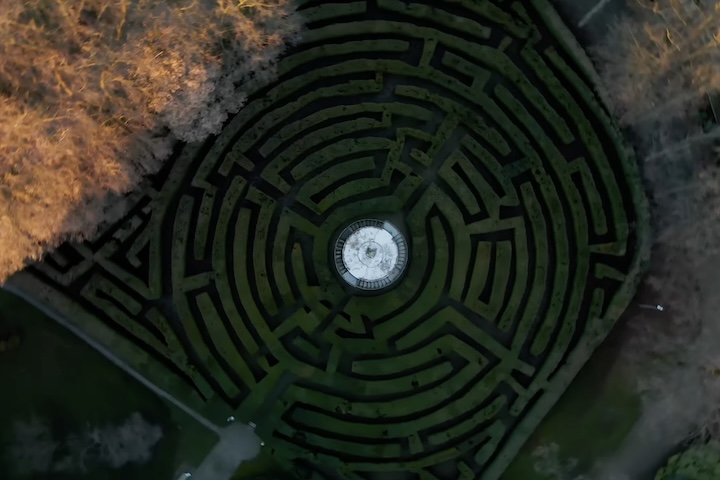 Uma curiosidade: Localizado perto de Veneza, o labirinto Villa Pisani é considerado um dos mais difíceis do mundo. Diz a lenda que até Napoleão se perdeu nele.