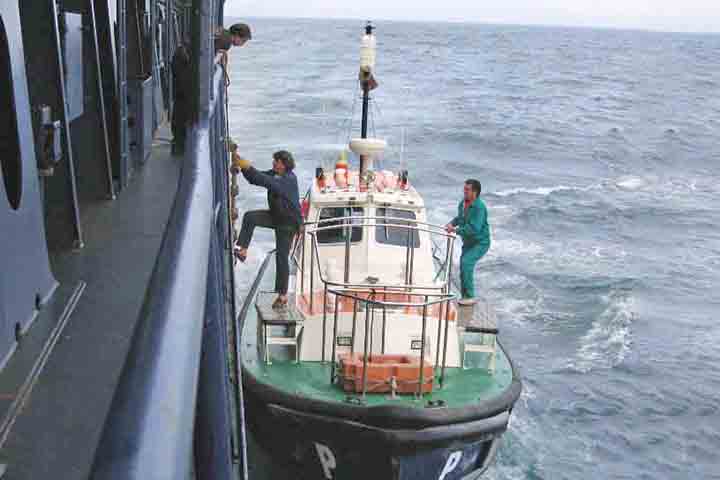 A praticagem é uma das atividades mais antigas, estratégicas e fundamentais para a segurança da navegação no mundo, embora pouco conhecida fora do ambiente portuário. 
