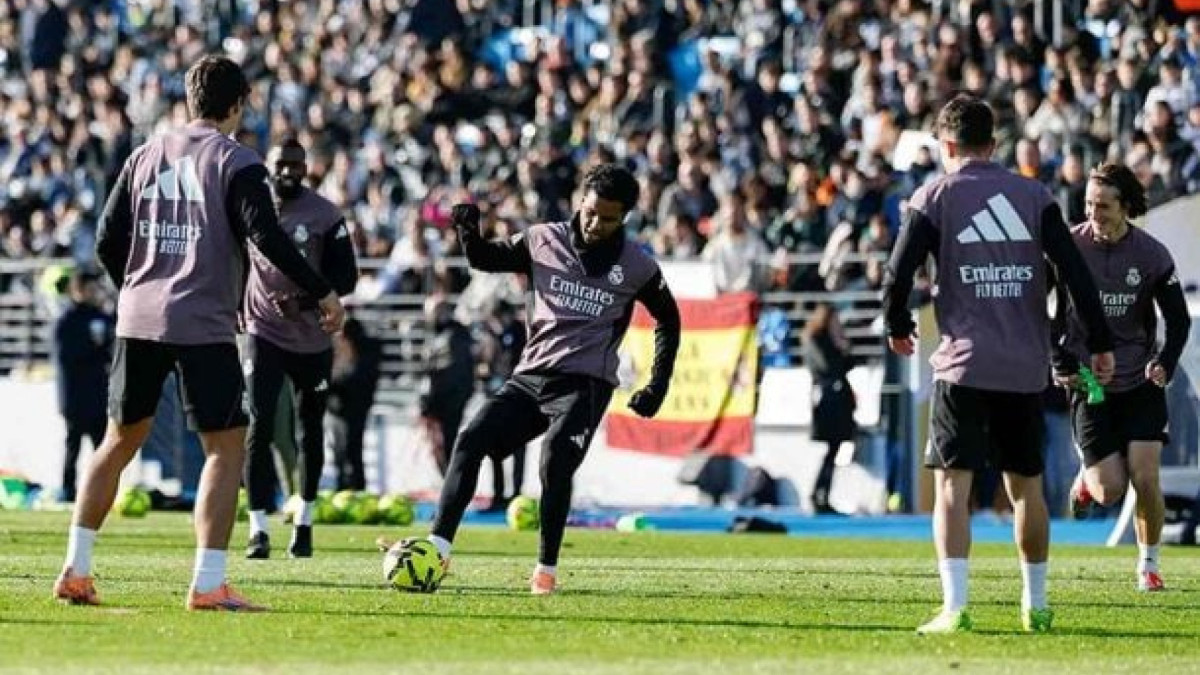 Em meio à instabilidade, clube abre atividade no estádio Di Stéfano para que  torcida possa acompanhar de perto os atletas merengues