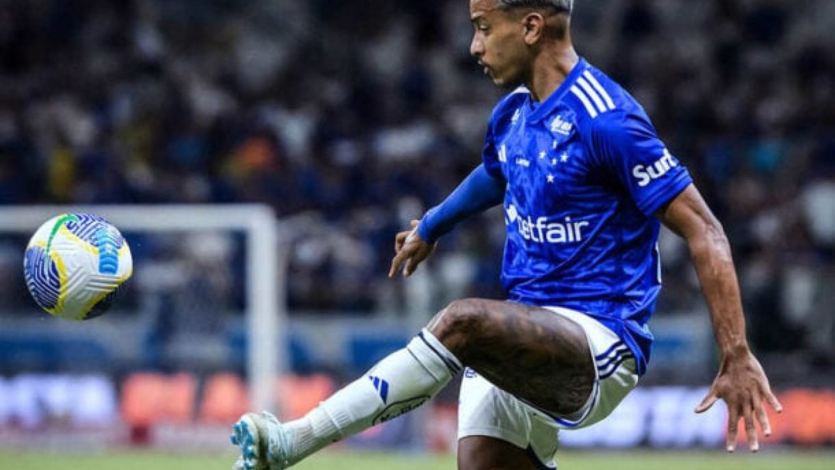 Raposa tem três titulares e atletas que retornam de empréstimo em fim de vínculo e estuda o futuro de cada um
