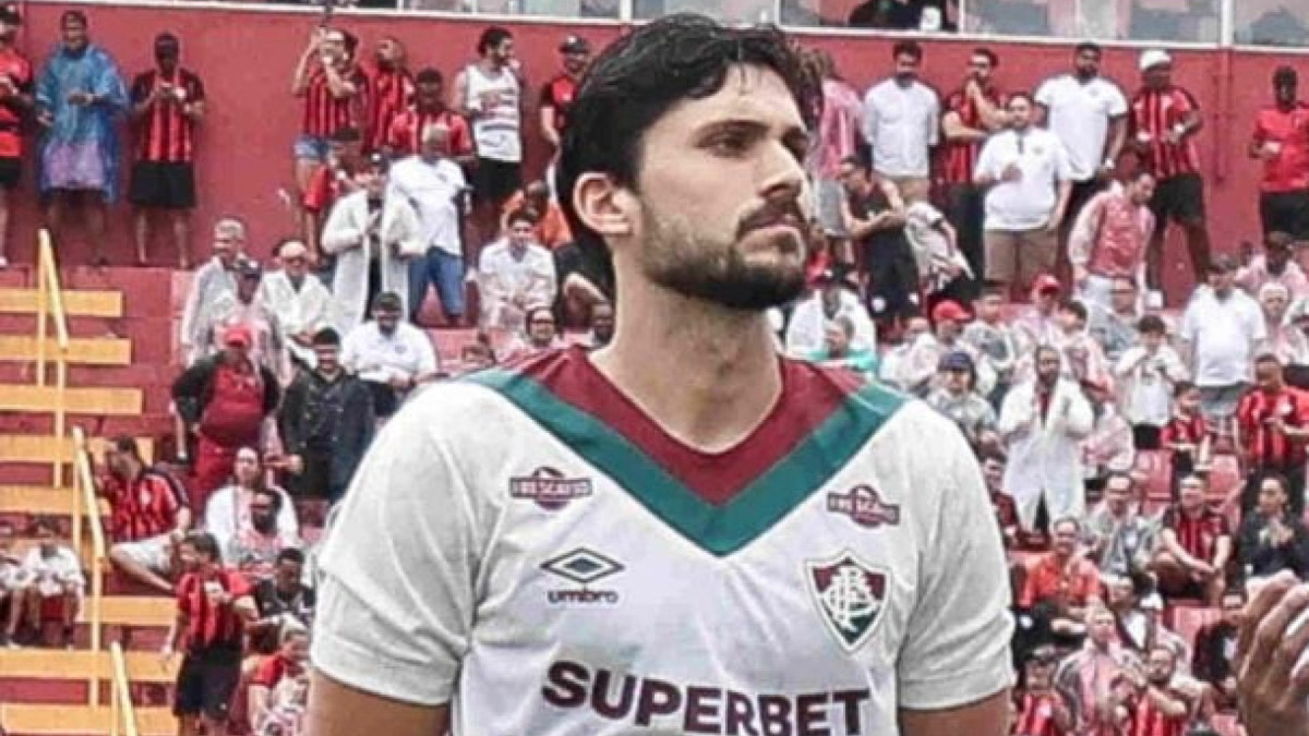 Zagueiro teve apenas seis minutos sob o comando do treinador na última temporada e tenta ter mais regularidade a partir do dia 2 