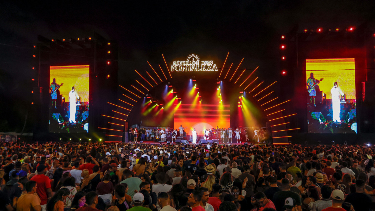 Xand Avião se apresentando no primeiro dia do Reveillon de Fortaleza no pólo de Messejana. 