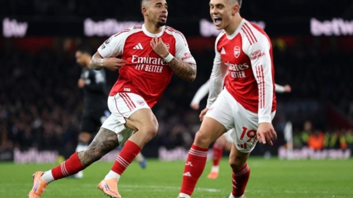 Atacante, autor do primeiro gol dos Gunners no ano, volta a marcar após quase 365 dias; time londrino amplia vantagem na liderança da Premier