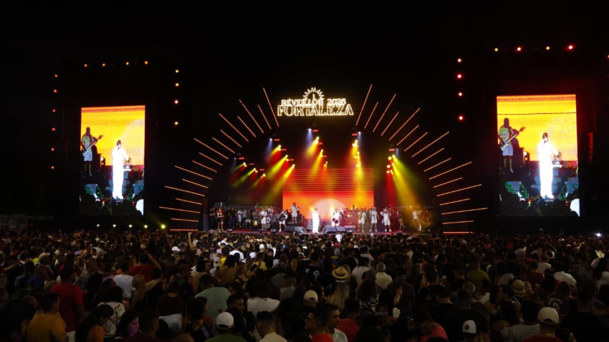 Atrações em polos descentralizados foram destaque no início do Réveillon em Fortaleza nesta terça-feira, 30