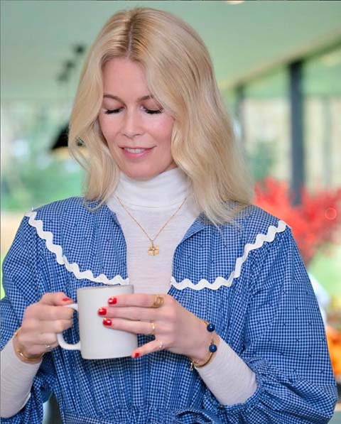 A semelhança com a atriz francesa Brigitte Bardot, aliada a uma presença elegante e fotogênica, fez com que ela se destacasse rapidamente em campanhas icônicas, desfiles de alta-costura e editoriais de prestígio. 
