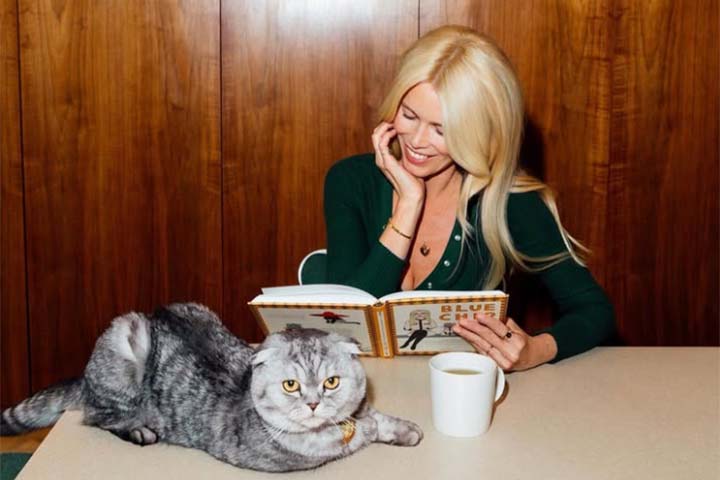Mesmo com uma atuação menos constante nas passarelas, Claudia Schiffer permanece como uma referência da moda contemporânea. Seu nome é associado a uma era específica, mas sua influência atravessa gerações, seja como símbolo do auge das supermodelos, seja como exemplo de longevidade e reinvenção em uma indústria volátil. 