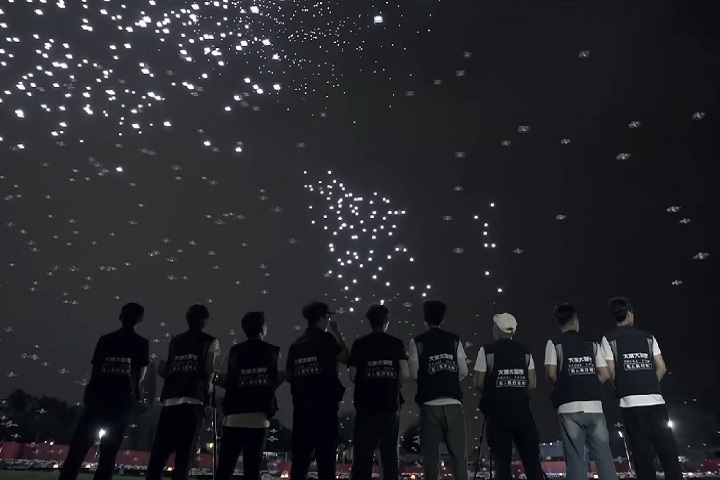 Curiosamente, a mesma empresa havia estabelecido o recorde anterior em 2020, quando utilizou 3.051 drones.