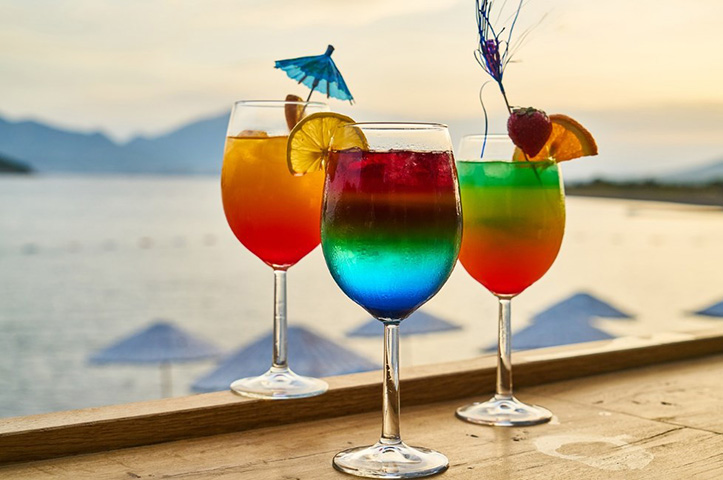 Os efeitos das bebidas no organismo variam de pessoa para pessoa e, por isso, sempre é bom saber o próprio limite, para evitar mal-estar e também para não perturbar os outros.  Afinal, além dos problemas logo após o consumo, a ressaca pode te derrubar no dia seguinte.