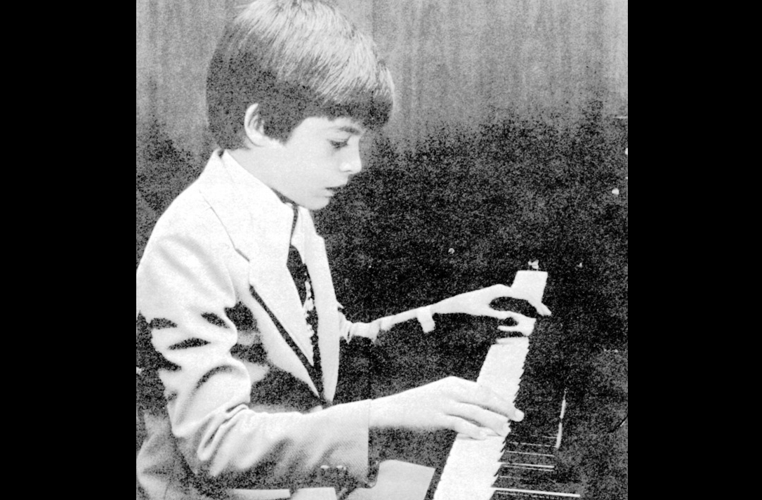 Desde cedo mostrou-se precoce. Começou a tocar teclado com apenas três anos de vida e sua primeira apresentação ocorreu aos cinco. Gravou com uma banda local aos dez anos. Quando tinha nove, aliás, tocou Beethoven com a Orquestra Sinfônica de Nova Orleans.
