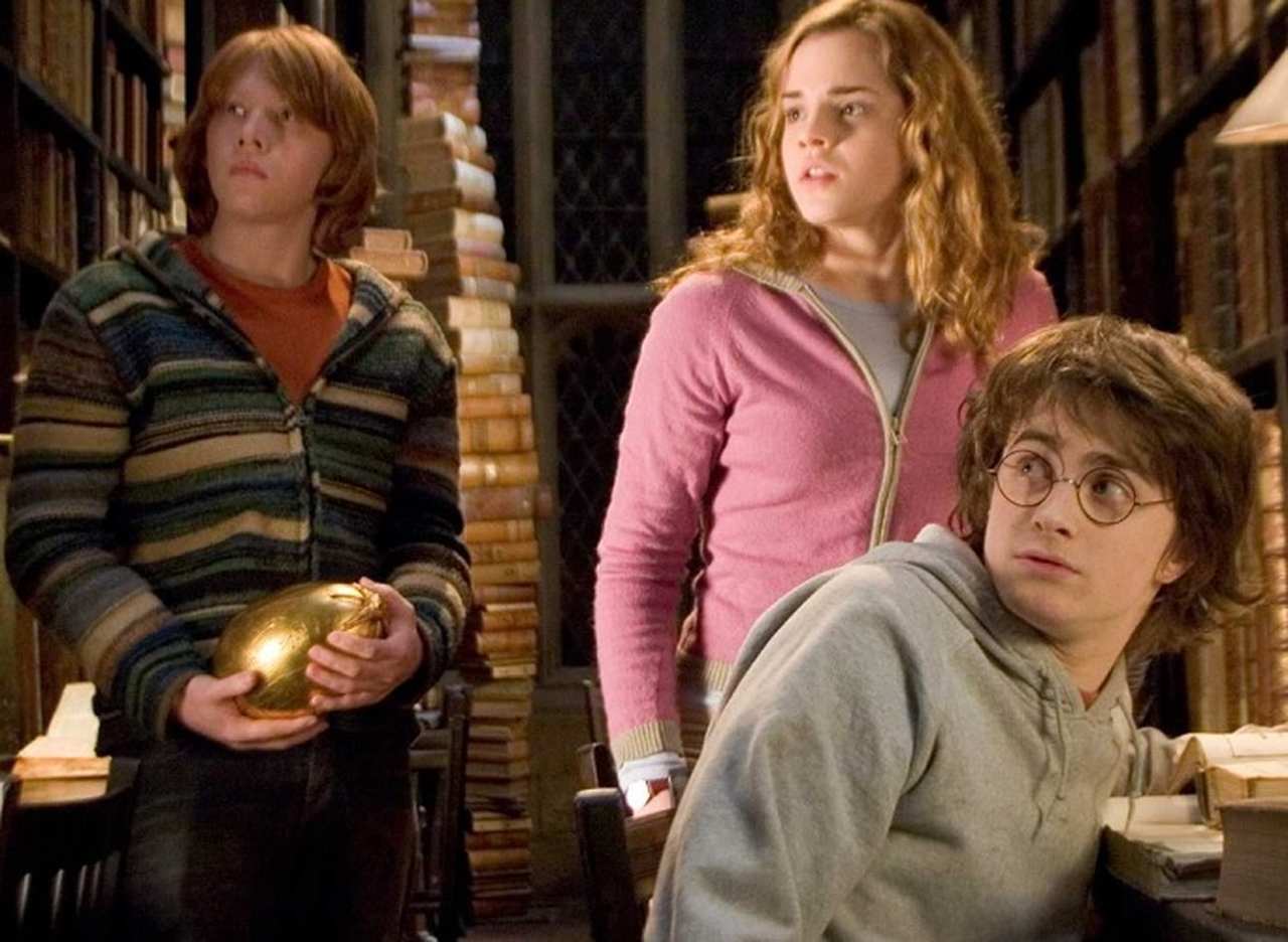 No entanto, o filme mescla muita tensão com humor (uma pegada mais adolescente), além de atuações exageradas. 